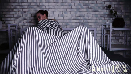 Goddess Misha Goldy: Entre les gémissements de plaisir sexuel - on t'humilie et on...
