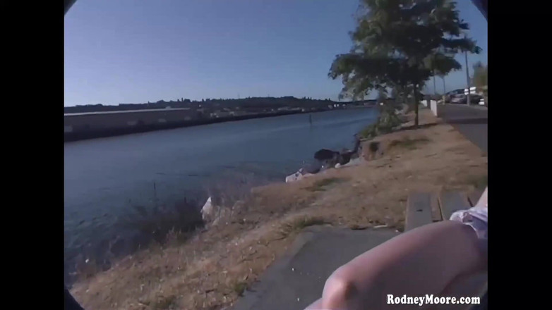 Horny Hairy Girls: Peluda ao ar livre arrebata em festa de foda interna