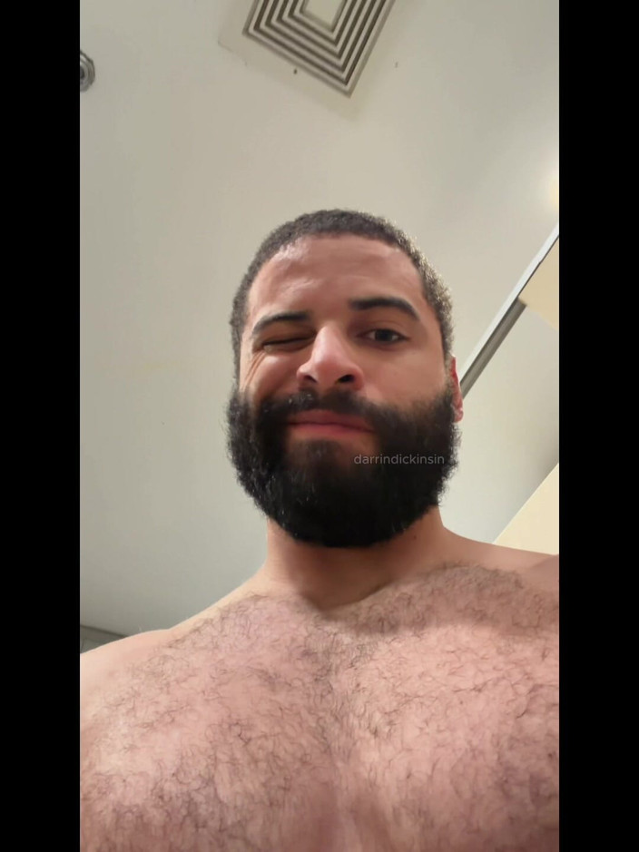mascbeef95: Beefy Muscle Locker Room Sprchy