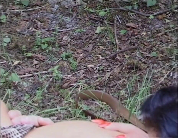 XTime Vod: Menjilati memek mengobel threesome di hutan
