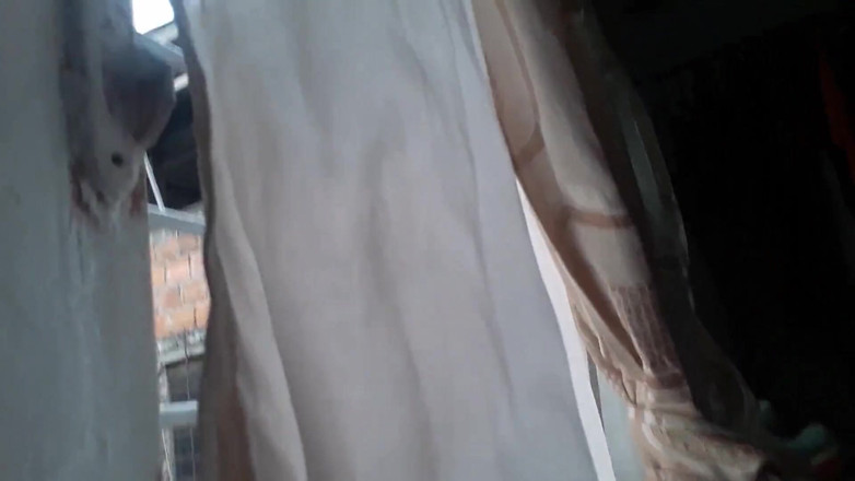 Yulieth Gomez: Yuli se masturbează futându-se în public, îmi place să mă fut 24 de...