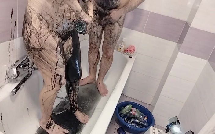 Amateur_MS: Coppia amatoriale fa un bagno, moglie con figa pelosa, culo...