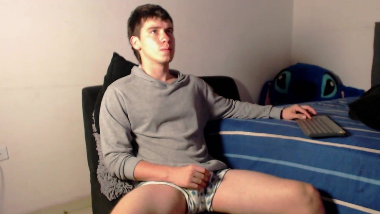 Icyhot707: Latino s lahodným penisem dlouhým 18 cm