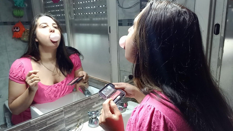 melu_world: Bubblegum Chewing at Mirror - Bunny Looner