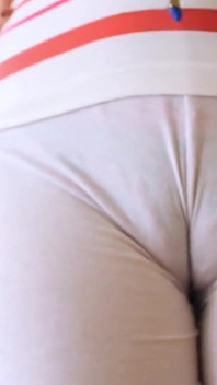 Büyük memeli latin üvey kız kardeşimi fırçalıyorum, sıkıldık ve ev yapımı porno yaptık