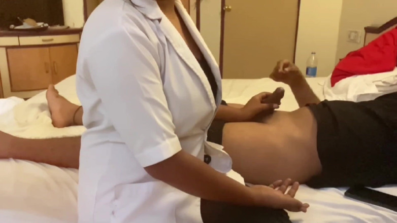 Pinkididi: Секс-видео доктора и пациента, настоящий доктор трахает большую задницу пациентом