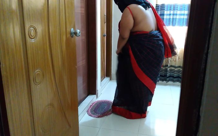 Aria Mia: Aziatische hete Saree, 35-jarige bbw-vrouw bond haar handen aan de deur...