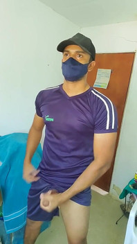 Pula neagră indiană se masturbează