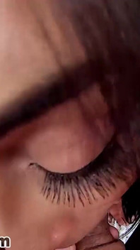 Seksi latin genç lilly hall bakış açısı oral seks ve döl yutma