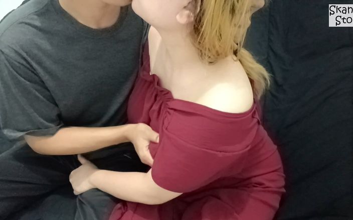 Skandal Story: 迷人的丰满无缝红色衬衫