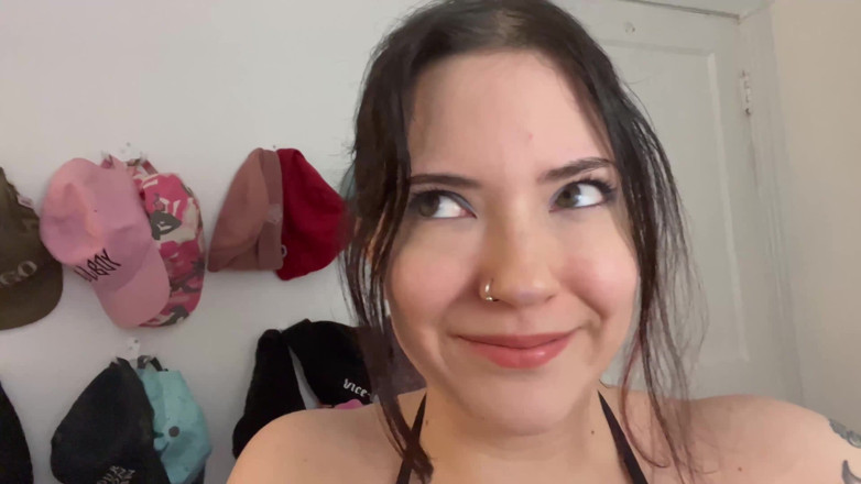 lilredvelvettt: Aventura unui ratat minuscul