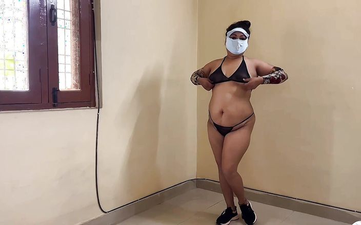 BadMash_Bhabhi: Maan ficou nua na sala fechada e dançou junto