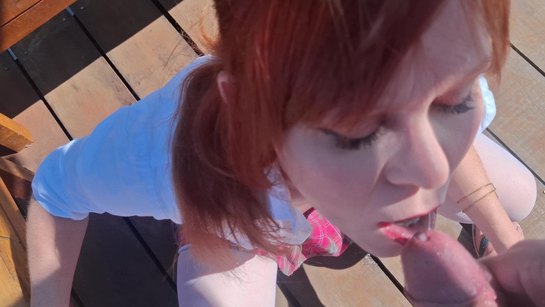 Porcelain Doll: Follando a La Pelirroja Inocente En El Jardín