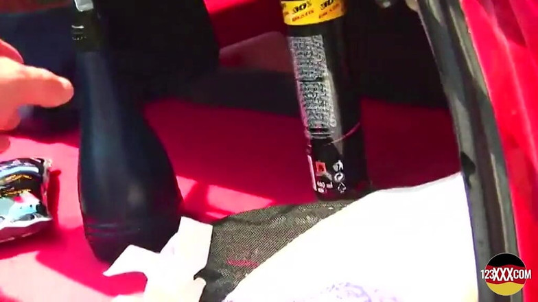 123XXX - 100% Amateurs: Si blonde Jerman dikongkek pepek bercukurnya dalam sudut pandangan pertama