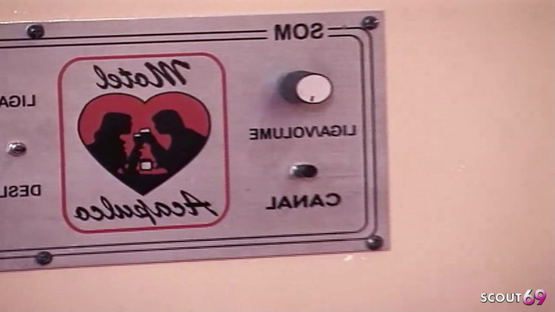 Shemale TS Collection: Mager Latina Tranny får sitt första analknull från sin styvbror