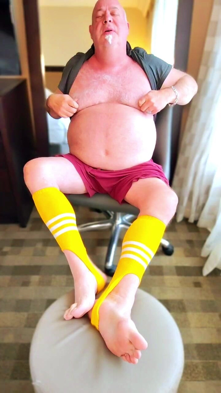 beardaddychub: Beardaddychub Jerks for a Fan!