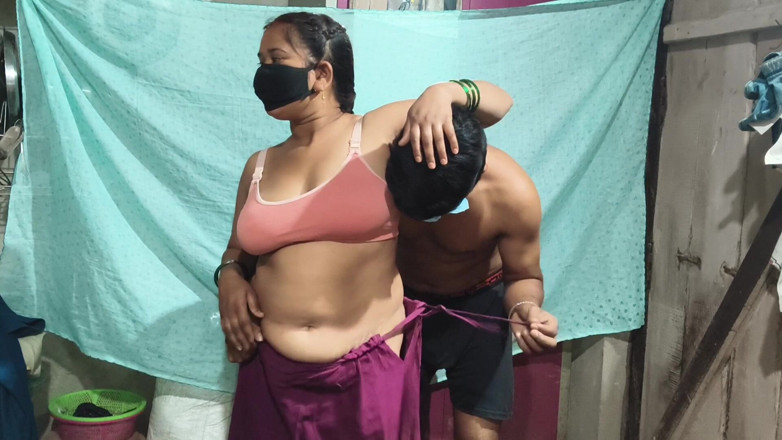 anjalix042: Die junge Schwägerin stand neben dem Schwager, der dort stand.
