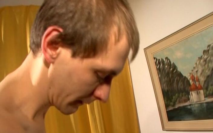 Hardcore German Club: Amateur Babe Got to Ride Cock on Homemade Casting