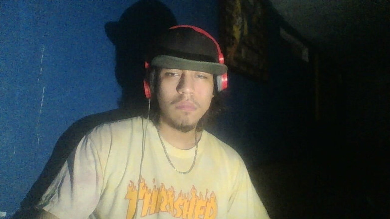AlexAlejandro13: Den s horkým pérem