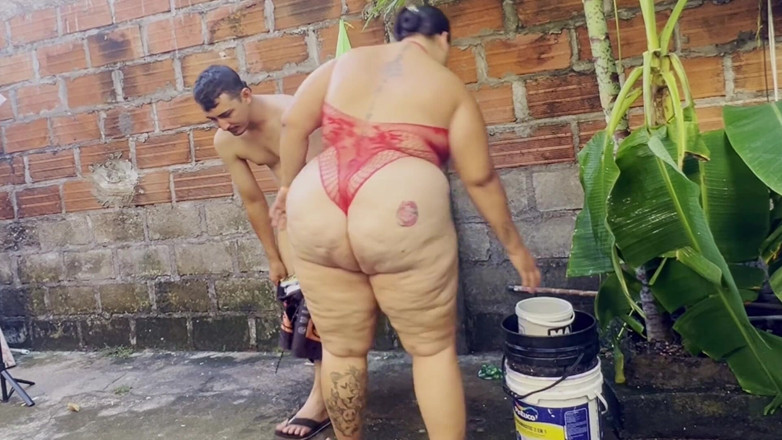 Lexly_16: เพื่อนบ้านเดินเข้ามาในสวนฉัน แล้วเกิดเรื่องสุดเสียวขึ้น
