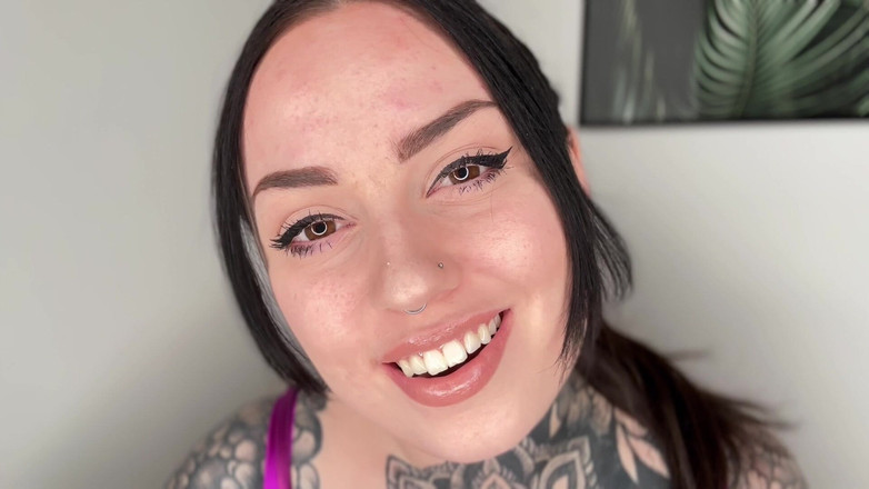 Miss Valentina: Oční kontakt Mesmerise