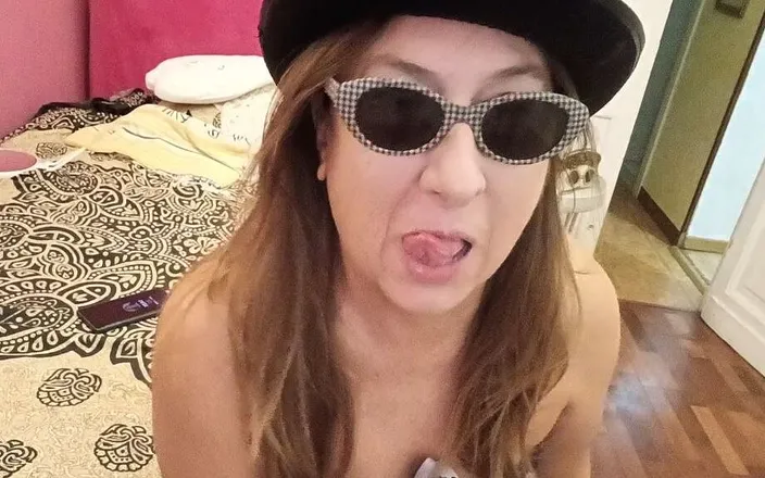 Veronica Rossi: Veronica Rossi Official - Sympathetically Erotic And Lunatic