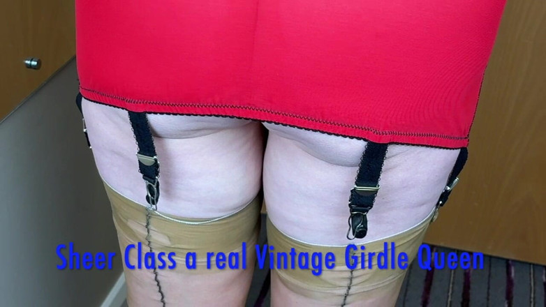 Aunty Sandra vintage girdle queen: Teyze Sandra seksi kırmızı kuşak ve sevimli slaytlar vgq35