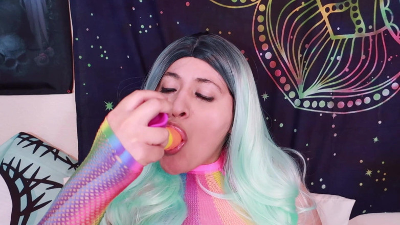 VickyVixen: Rave Girl bermain dengan mainan kegemarannya