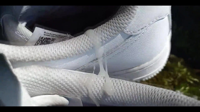 Jon Arteen: 자지를 따먹는 트윈크, 더러운 냄새 나는 신발에 사정하는 시오후키, 흰색 운동화