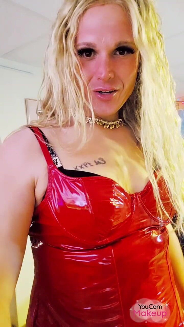 Darkfetish2k: Kylie feticcio Che fuma 120'
