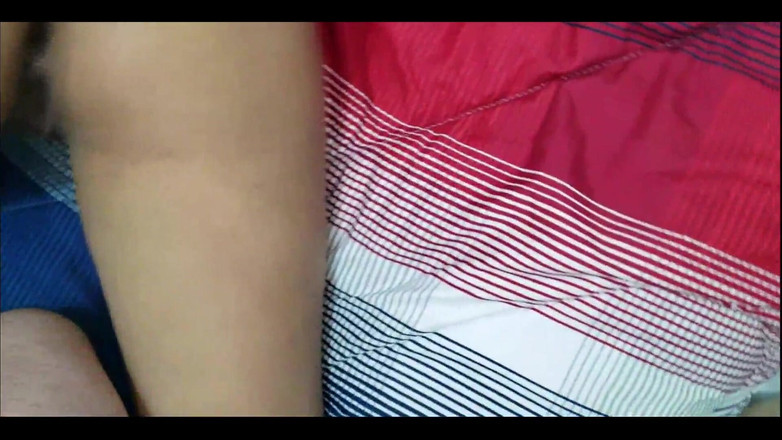 Anny Kitty: Pelajar pantat besar memerlukan batang besar dalam pantat ketatnya