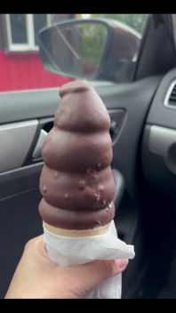 Ich liebe mich nur, einen getauchten kegel, was ist dein Lieblings-Eis?