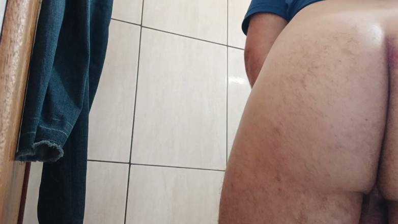 amateurbrazilian: Showing off My Tight Little Ass While Listening to Asmr