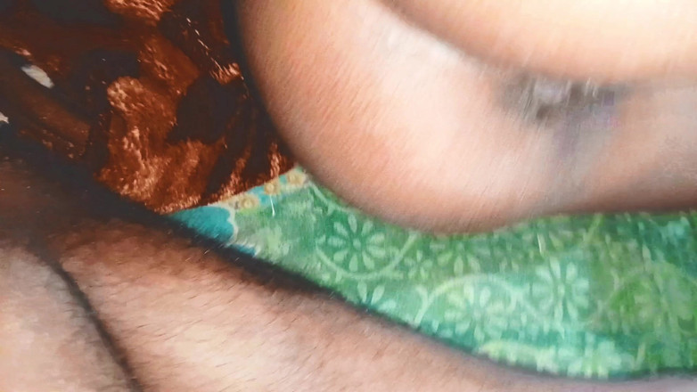 Jaya sexy: Mio marito e il suo migliore amico mi scopano