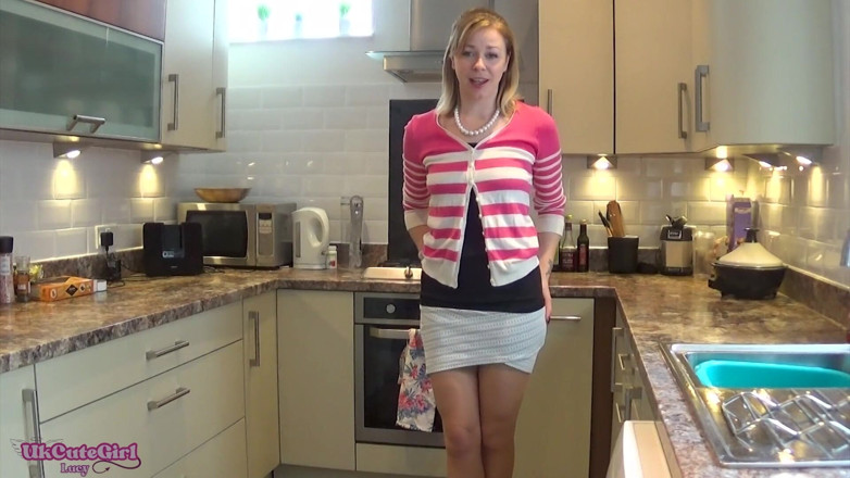 UKCuteGirl Lucy Lauren: Desperate Housewife Lucy Begs for Cock with Her Pearls