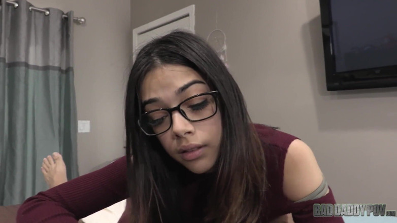 BadStepFamilyPov: Hairy harmony wonder dientot habis-habisan sama ayah tirinya sendiri