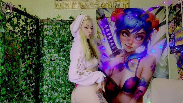 Sweet Sansarella: Dans de iepuraș și muie