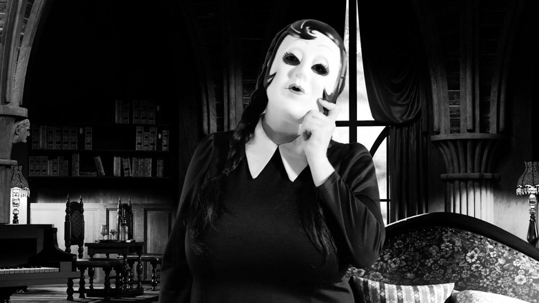 Lovely Lilith: Miércoles con cita de juego, familia Addams, encantadora Lilith tetona...