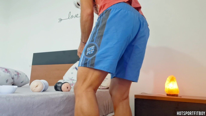 Hotsportfitboy: Sex toy hunt une aventure masquée avec un étalon de fitness