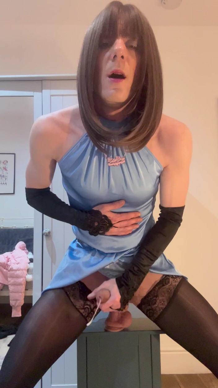 Jessica silk: Jess silk cavalca un dildo