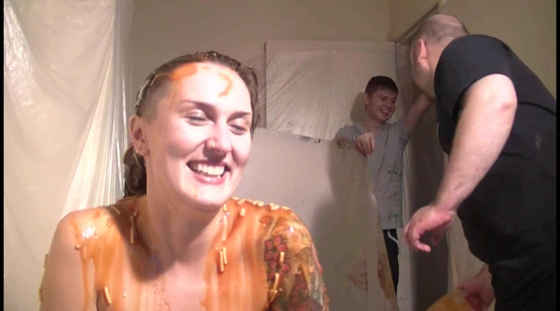 Gunked up girls: Nat, spărgător de cod