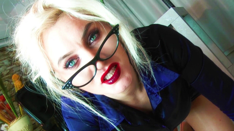 Goddess Celine: Perdere nella lussuria i sogni oscure