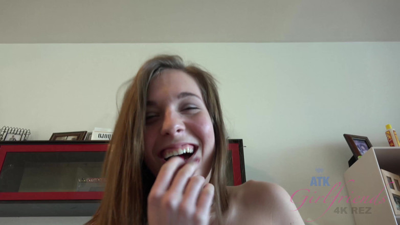 ATK Fans (Girlfriends): งานเสียวเสมือนจริง: จับควยรูด หีดูด เท้าเหยียบกับ Mollie Manson