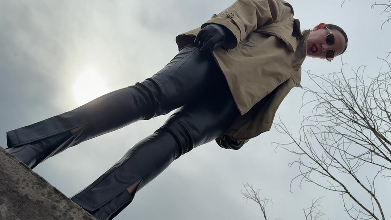 Hottie goddess: 매혹적인 침 연기