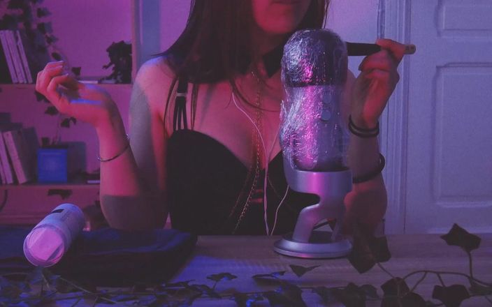 Madelaine_Rousset: Asmr - erotico - istruzioni per masturbazione con conto alla rovescia.