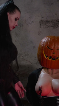 Sfârcurile de Halloween și fetișul pentru fumat