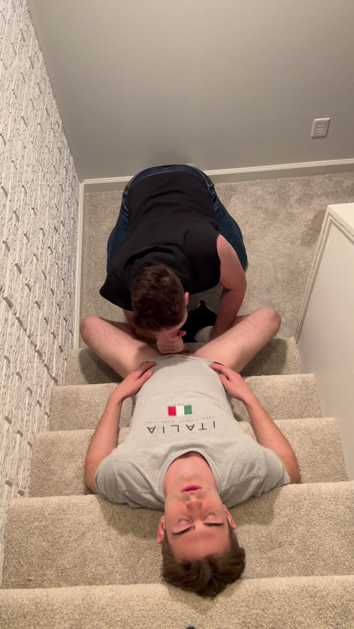 The Step Brothers: Faccio Un Pompino Al Fratellastro per Il Suo Compleanno