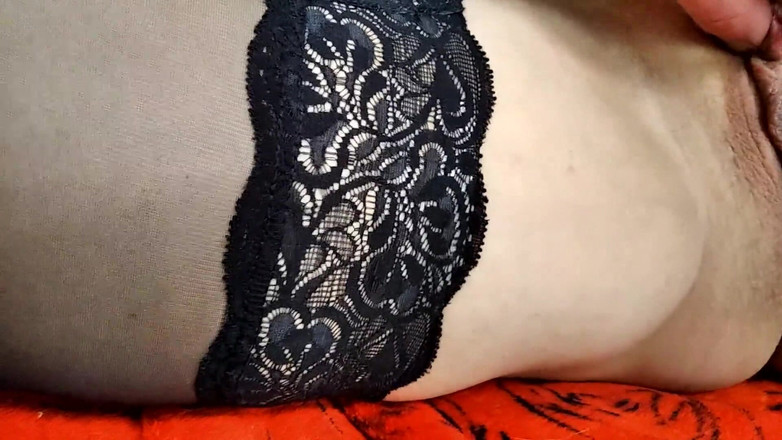 AimeeParadise: 用乳头夹折磨我成熟的婊子妻子，我放荡的混蛋在幸福上