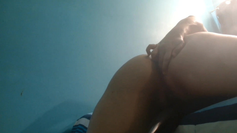 Bellaboo: Ibu nakal mengalir pepek membentang dan bonggol bantal