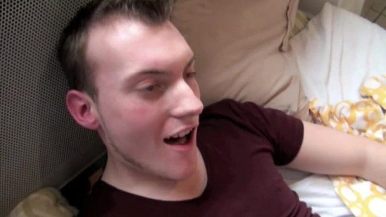 YOUNG FRENCH DUDES FUCKERS: Twink fodida pelo top loiro Kameron por diversão